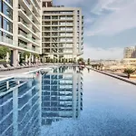 Elite Lux Holiday Homes - Dubai Creek Oasis: 2Br Luxe W Burj View