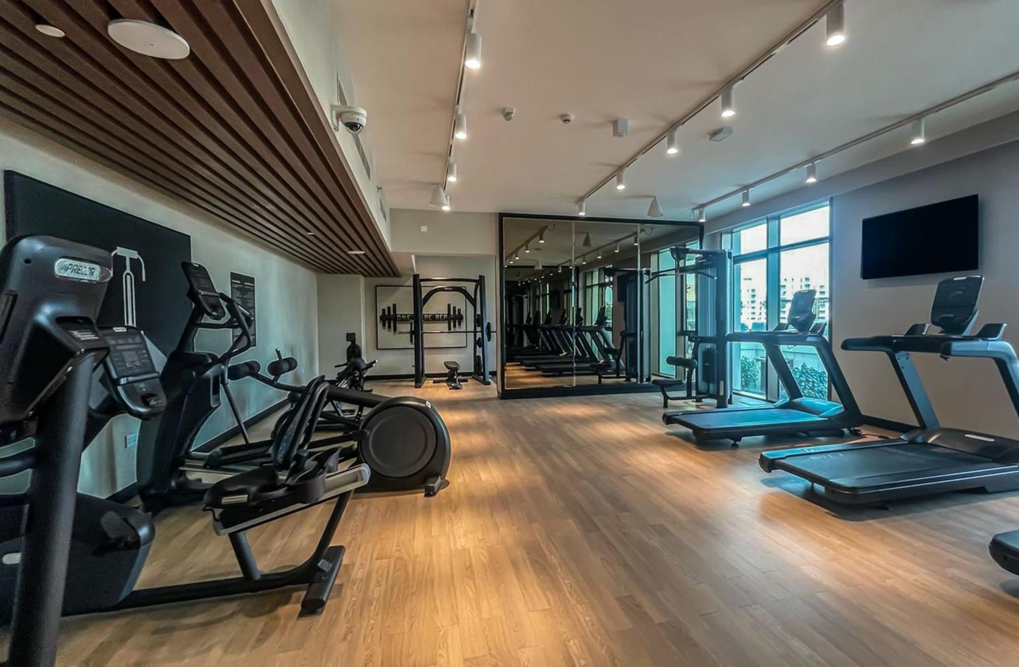 Elite Lux Homes - Creek Oasis: 2br Luxe W Burj View *