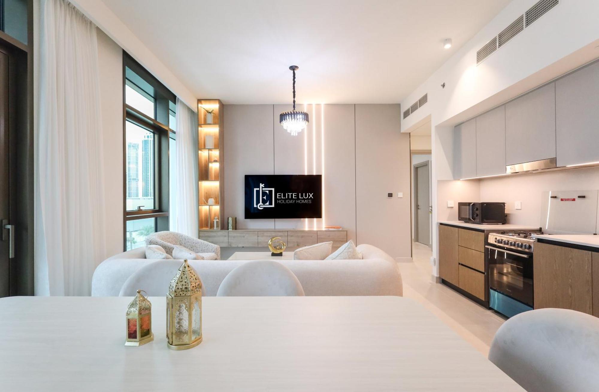 Elite Lux Homes - Creek Oasis: 2br Luxe W Burj View Dubai