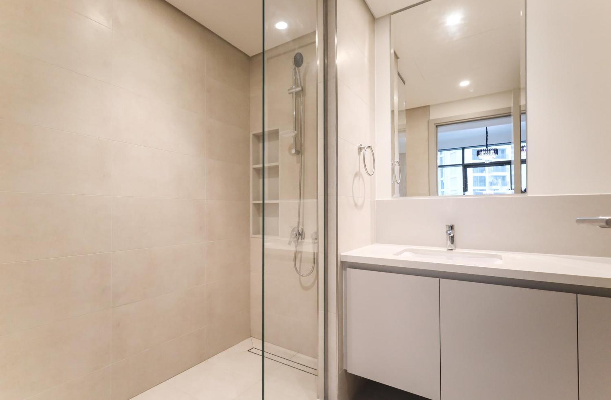 Elite Lux Homes - Creek Oasis: 2br Luxe W Burj View